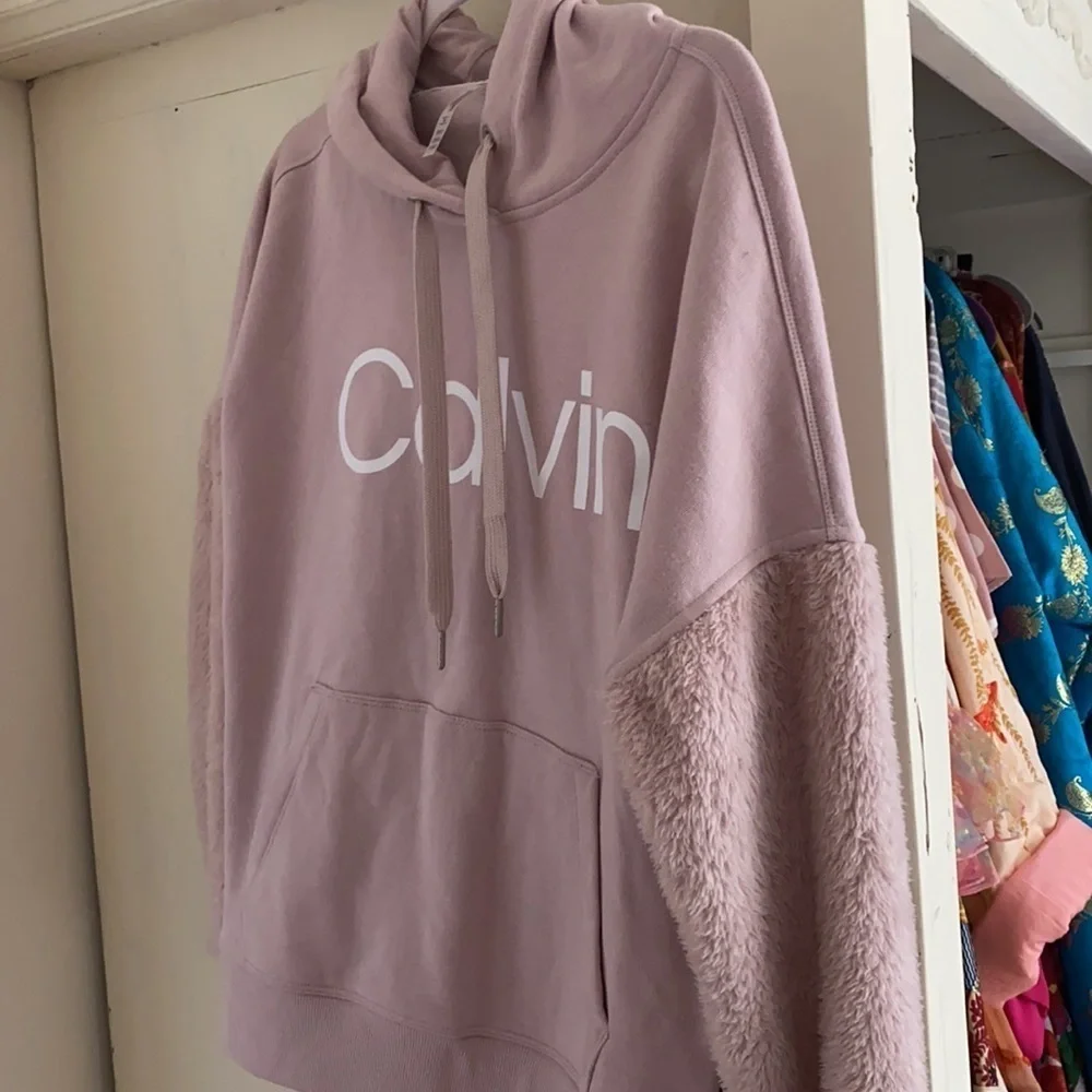 Calvin Klein - Picture 2 of 7